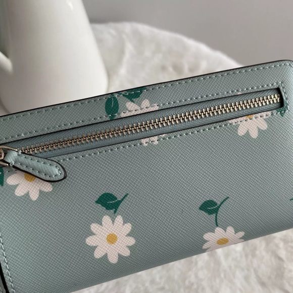 Kate Spade Dana Tote Bag Daisies Daisy Aphrodite Green & bifold wallet set NWT - Picture 9 of 11